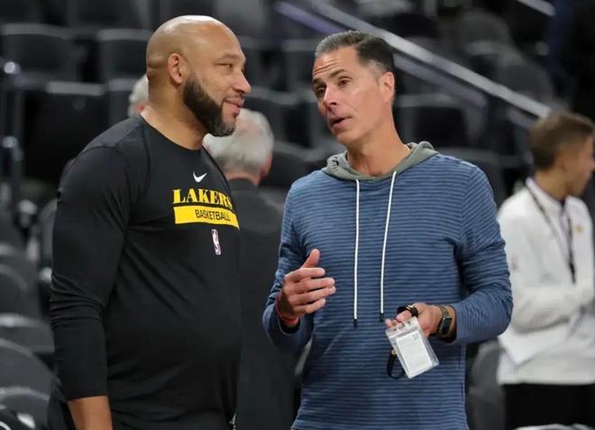 今晚能否进球？塞鸟发布亚冠主场对阵麦克阿瑟个人海报（塞鸟发布亚冠主场战麦克阿瑟个人海报：今夜能破门吗？）