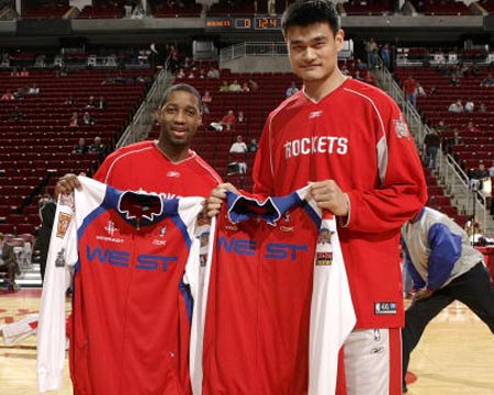 半场战报：莱切0-0维罗纳（半场速递：莱切与维罗纳0-0僵持）