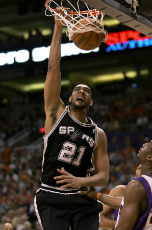 凯恩连续4场欧冠破门，拜仁队史仅罗本、莱万曾连续5场进球（凯恩欧冠四连场破门，拜仁史上仅罗本和莱万曾达成五连场进球）