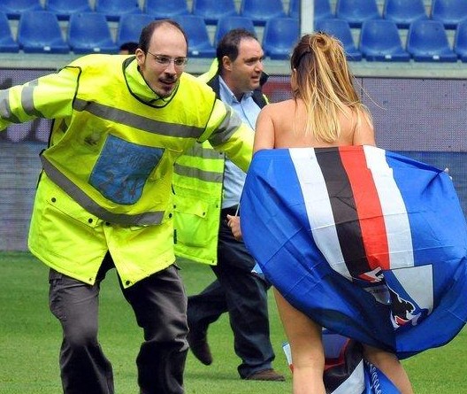 意媒：尤文冬窗很难签下贝尔纳韦，其3千万身价是主要障碍（意媒：尤文冬窗追贝尔纳韦受阻，3000万身价成最大难关）